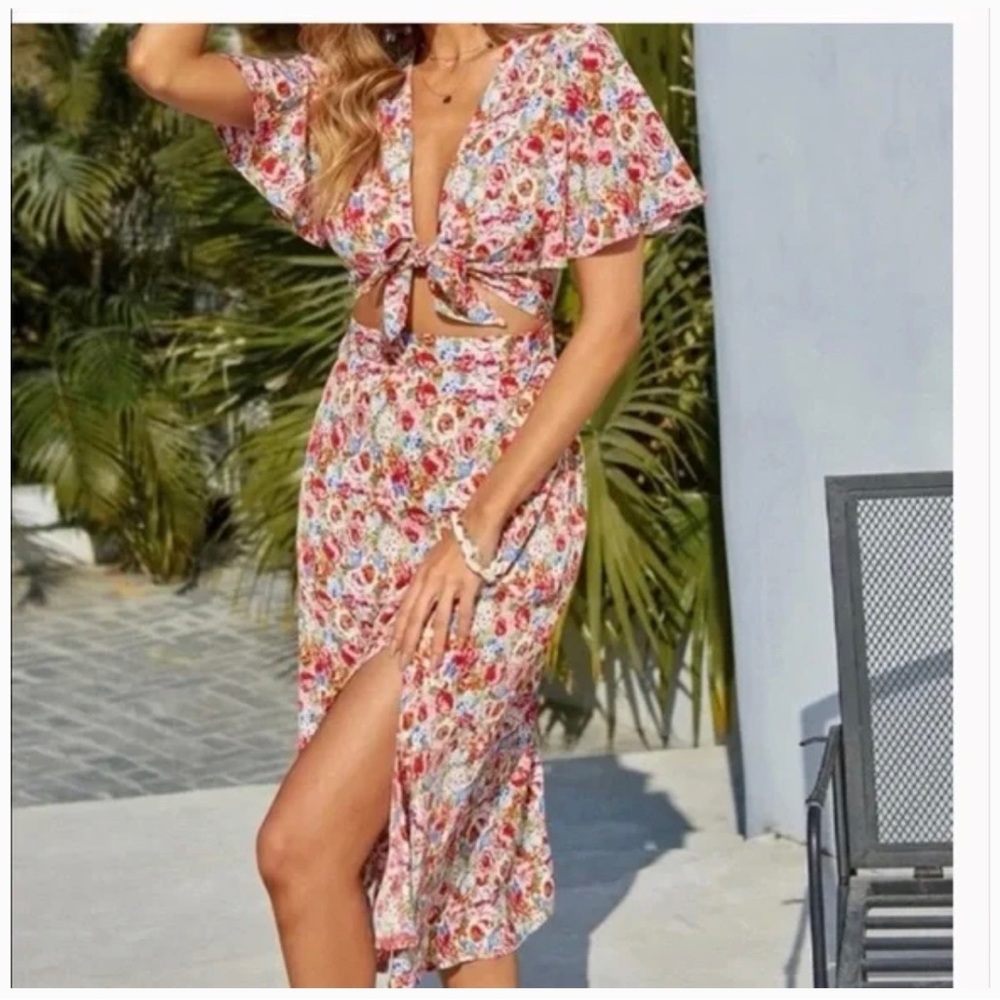 ✨Shein Floral Knot Front Split Fitted Midi Dress Small